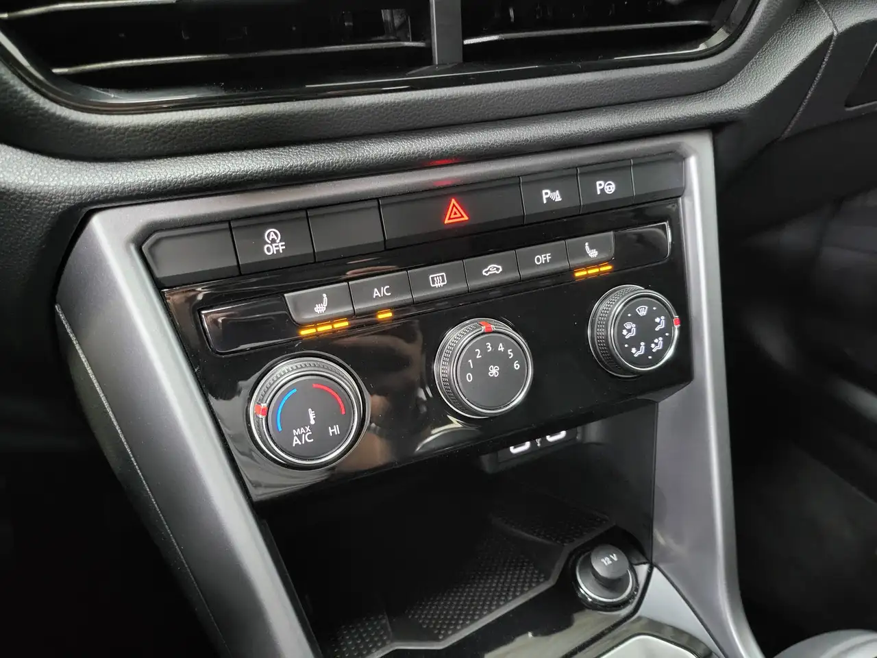 Volkswagen T-Roc - 21
