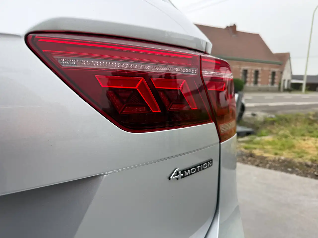 Volkswagen Tiguan - 11