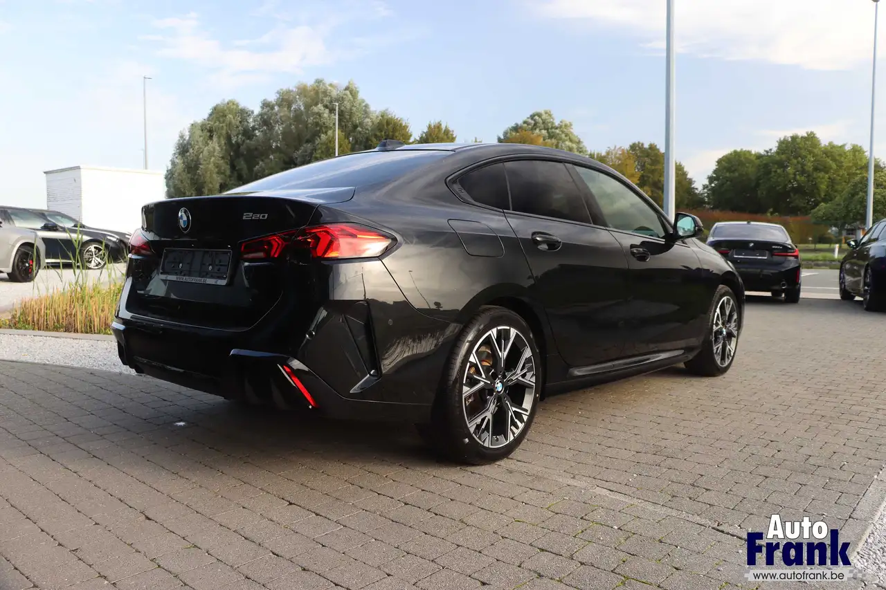 BMW 220 - 7
