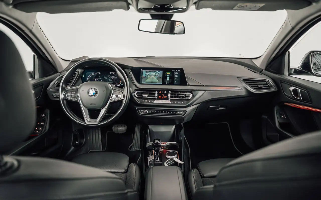 BMW 118 - 10