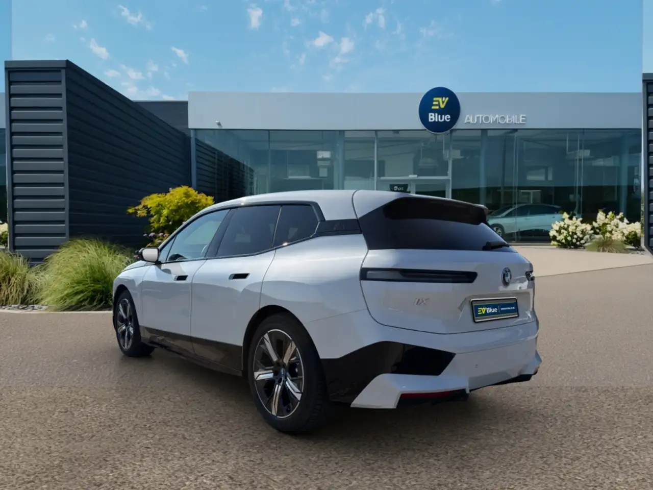 BMW iX - 4