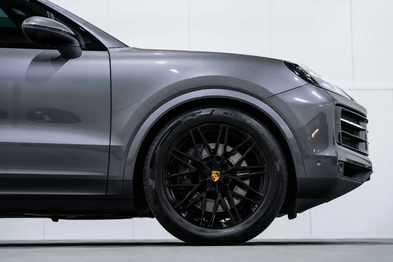 Porsche Cayenne - 8