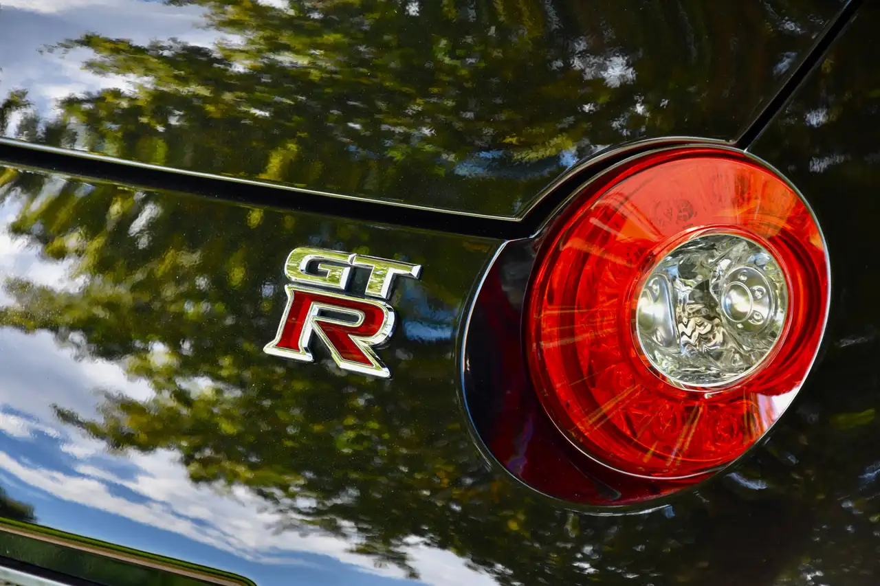 Nissan GT-R - 10