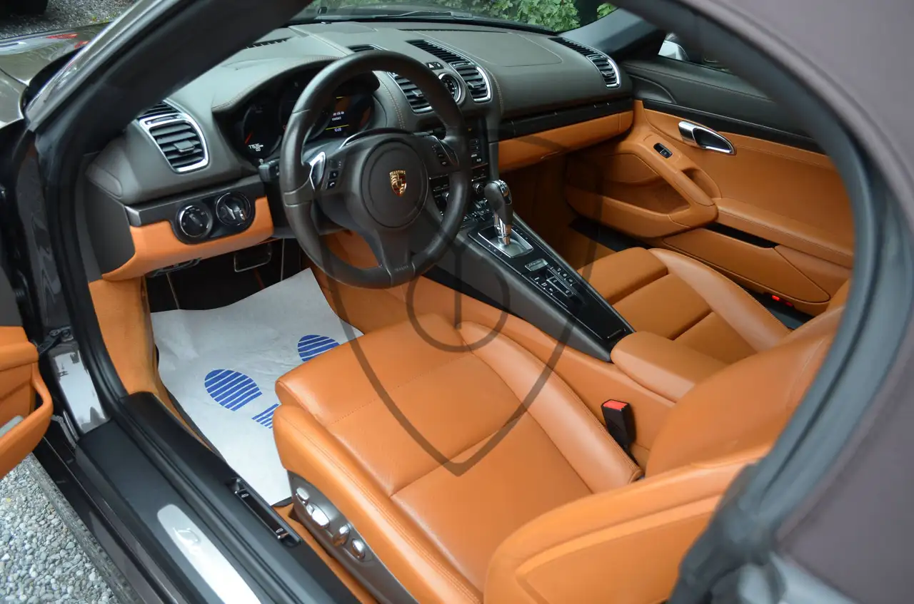 Porsche Boxster - 10