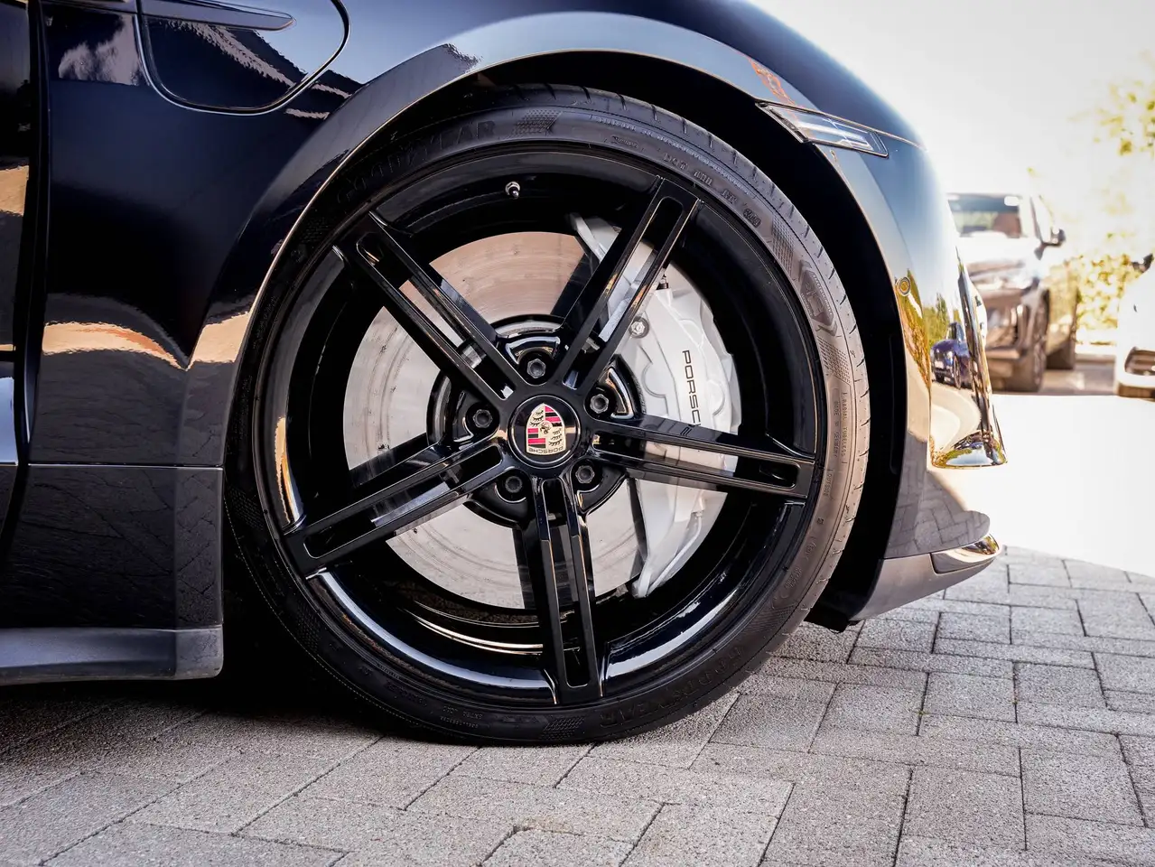 Porsche Taycan - 8