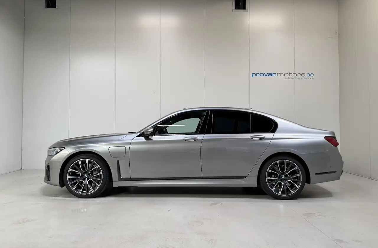 BMW 745 - 7