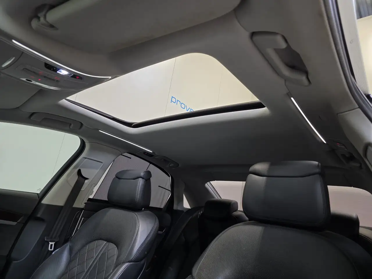 Audi A8 - 11