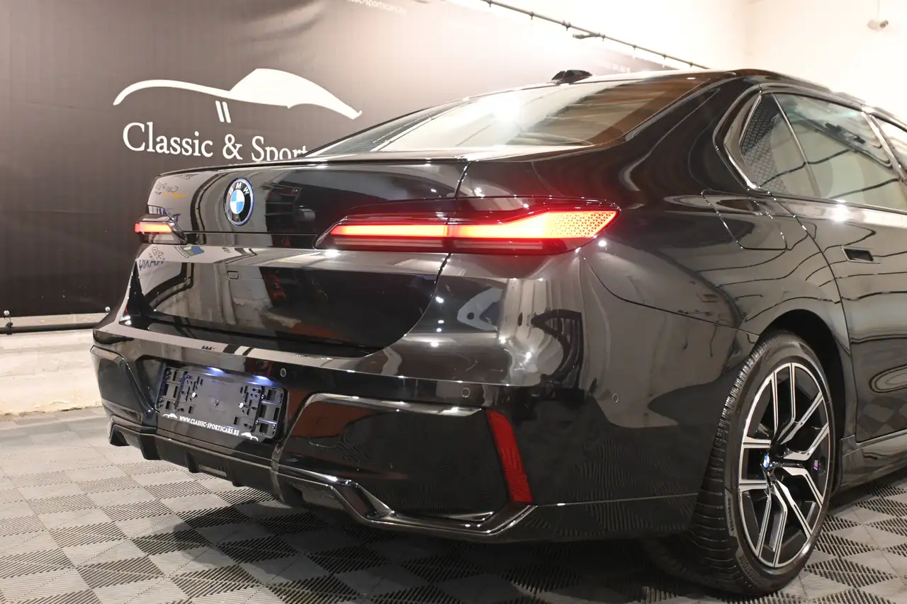 BMW 750 - 7