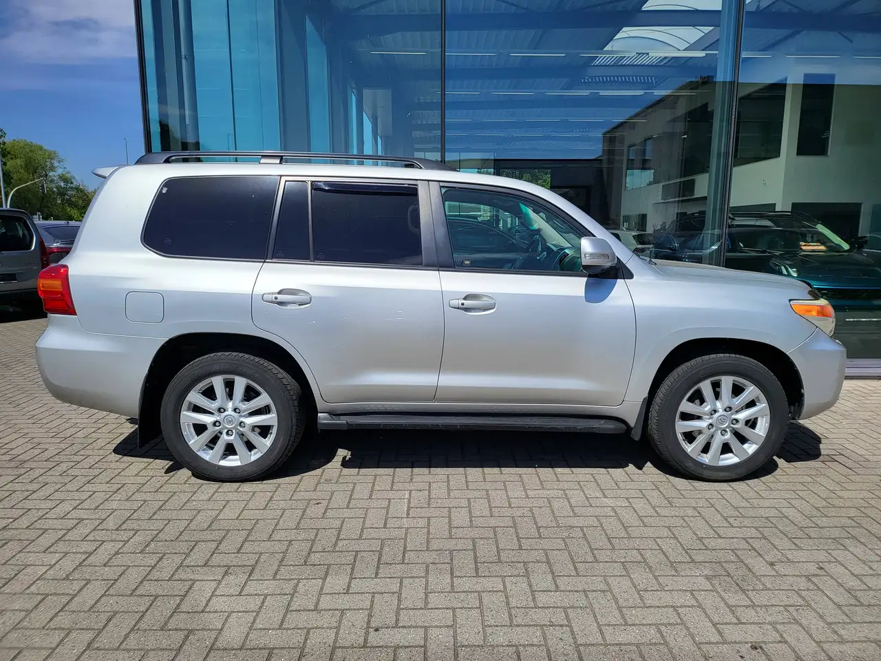Toyota Land Cruiser - 7