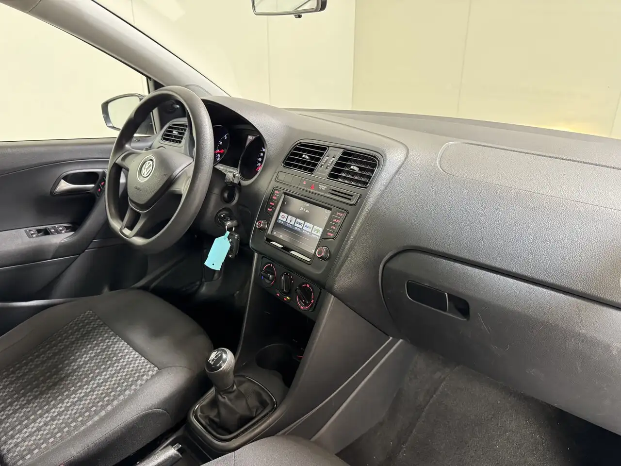 Volkswagen Polo - 12