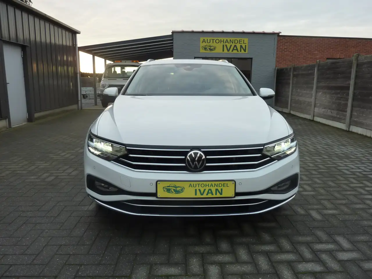 Volkswagen Passat Variant - 2
