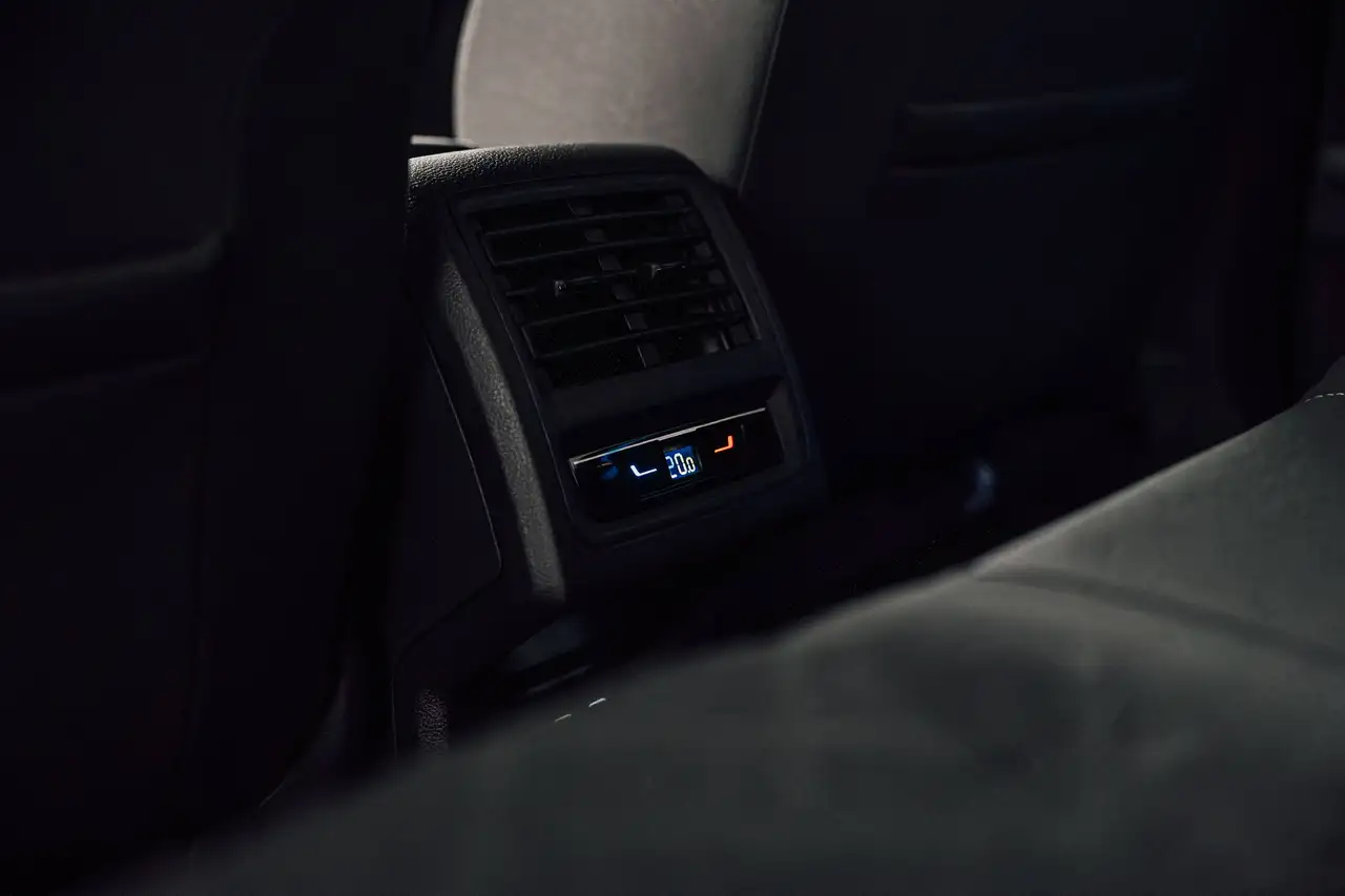 Volkswagen Golf - 9