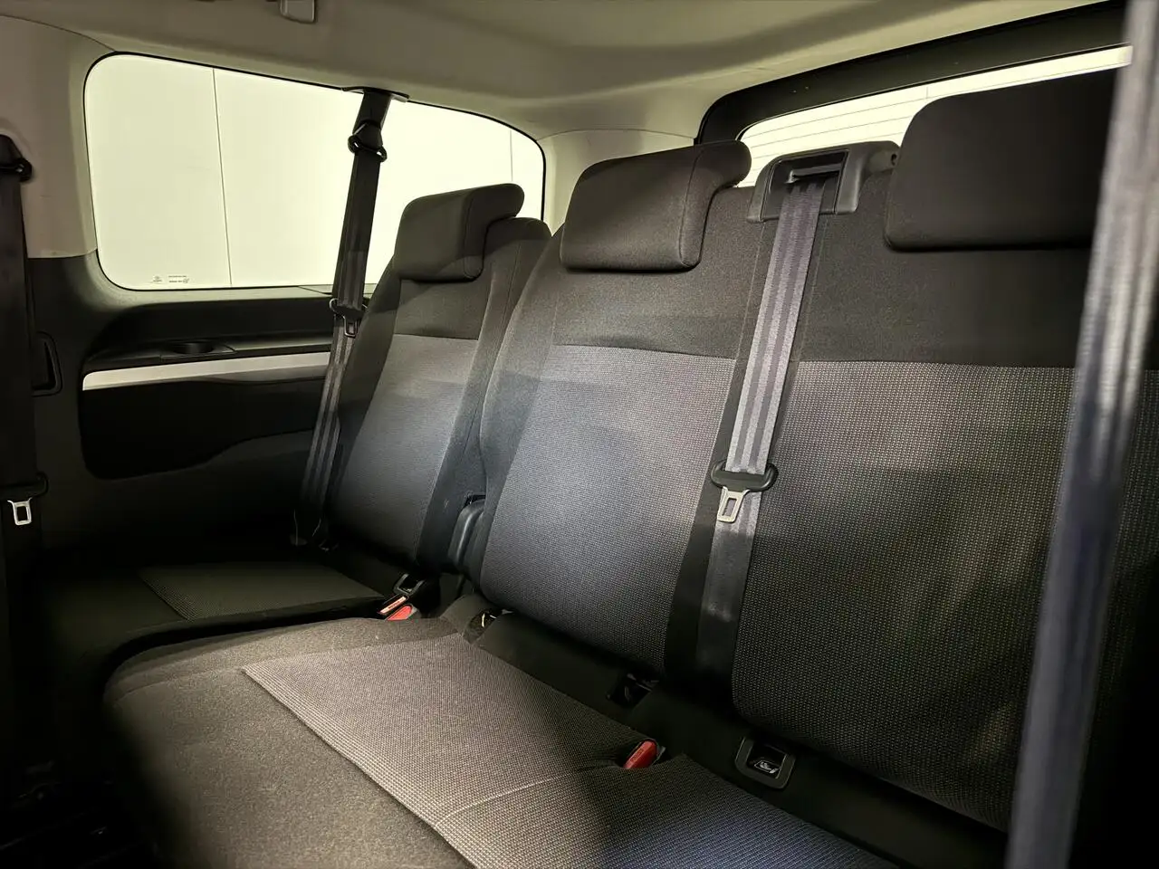 Peugeot Traveller - 10