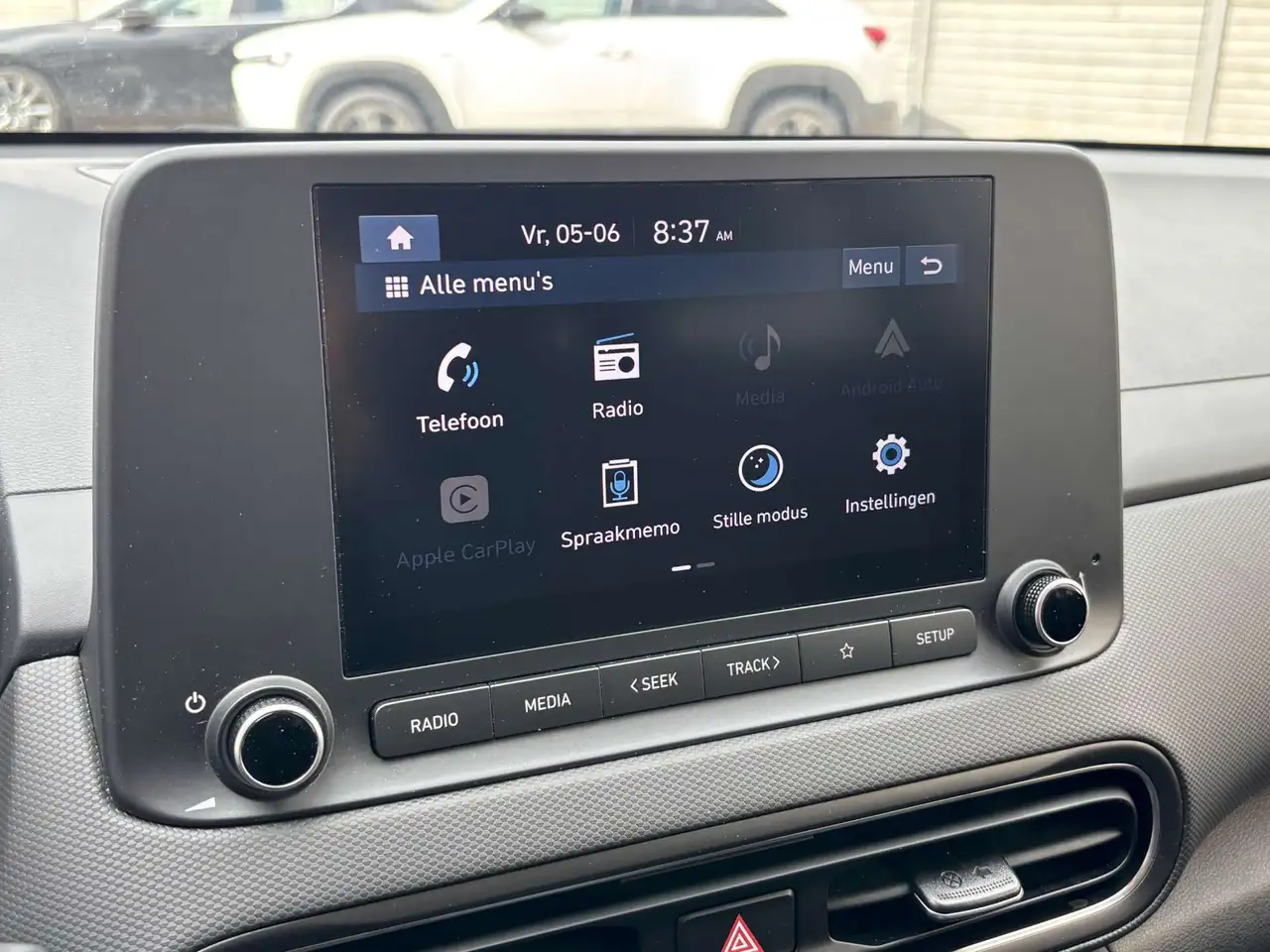 Hyundai KONA - 12