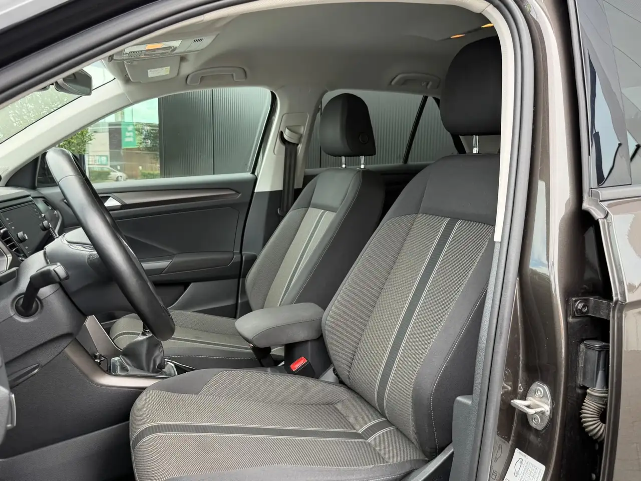 Volkswagen T-Roc - 10