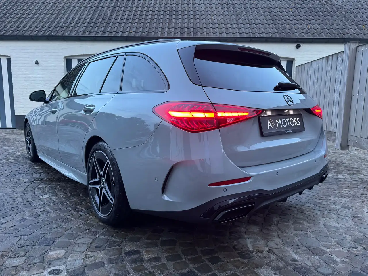 Mercedes-Benz C 200 - 4