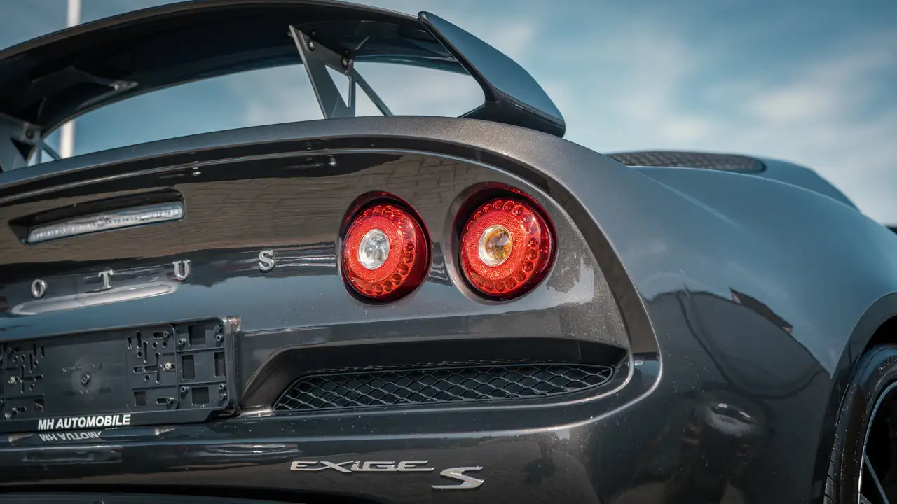 Lotus Exige - 12