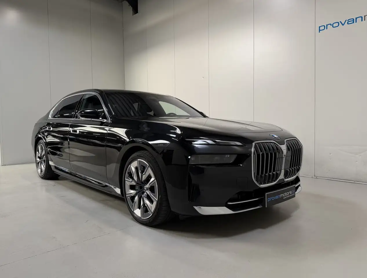 BMW 750 - 5