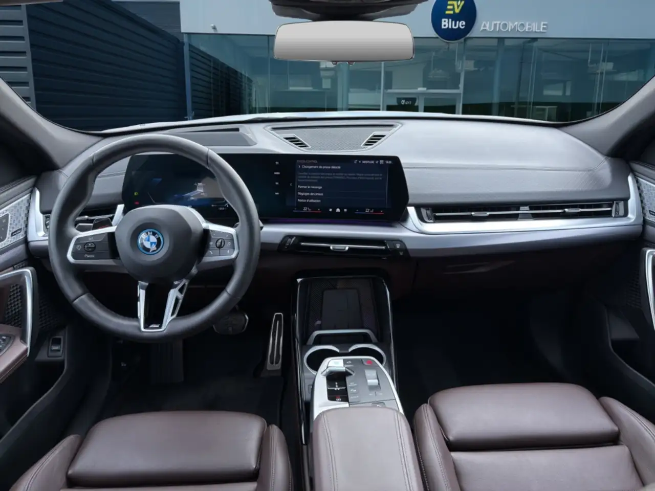 BMW iX2 - 11