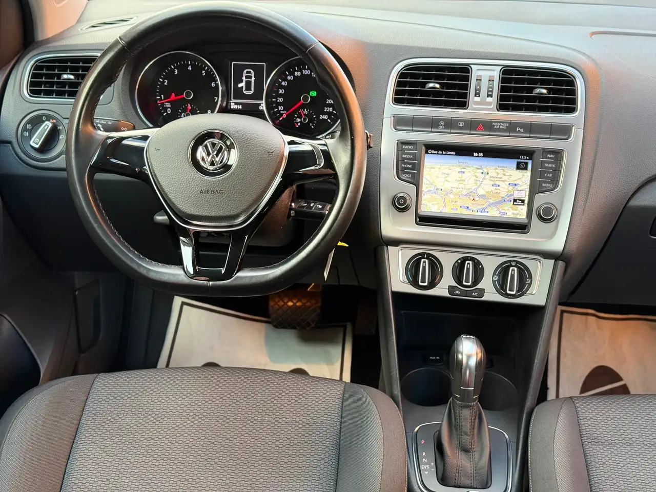 Volkswagen Polo - 13