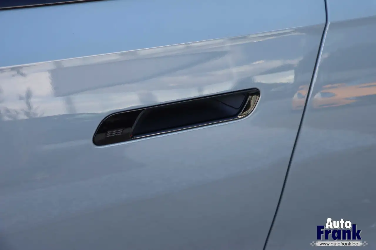 BMW i7 - 10