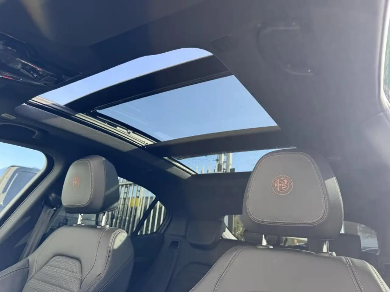 Alfa Romeo Stelvio - 11