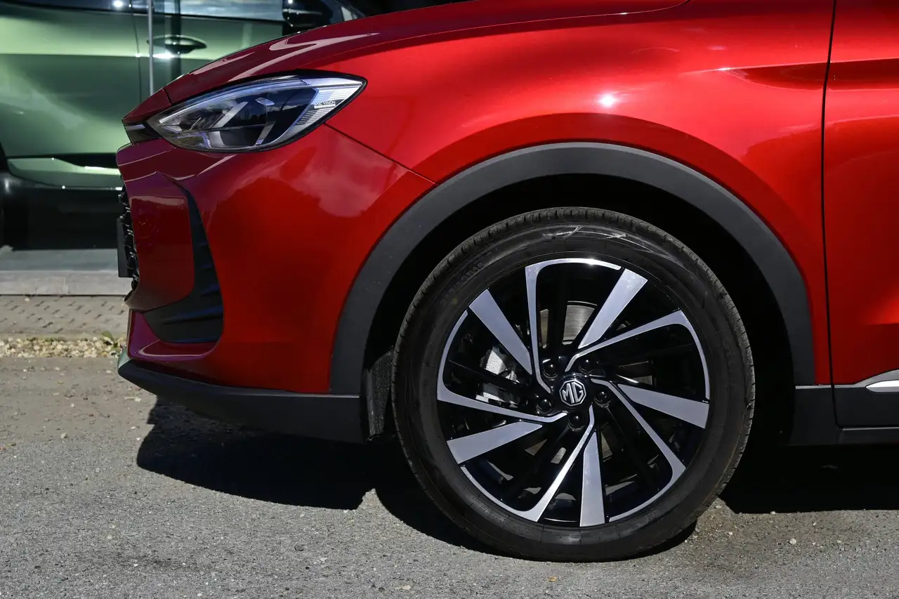 MG ZS - 12