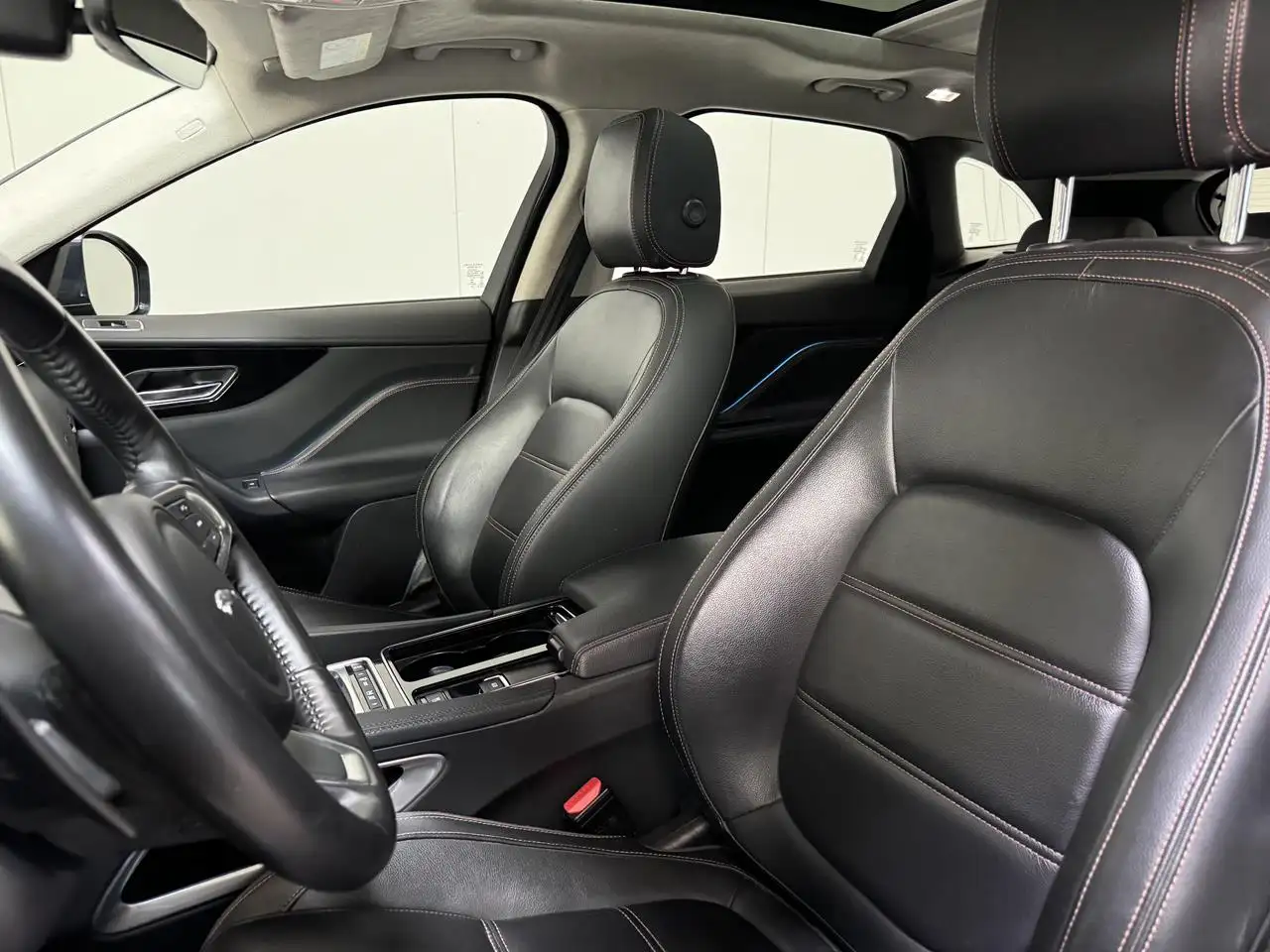 Jaguar F-Pace - 8