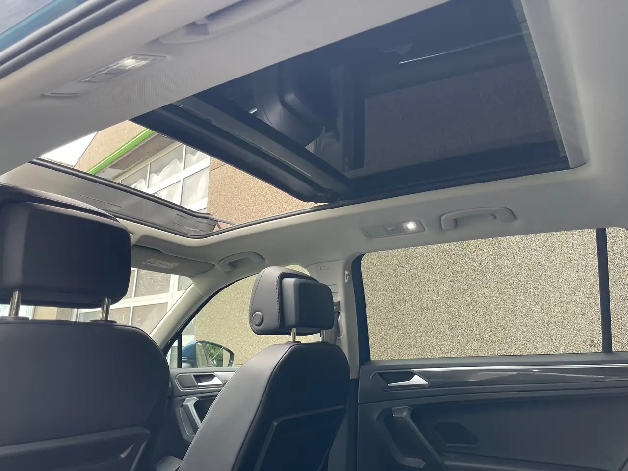 Volkswagen Tiguan - 11
