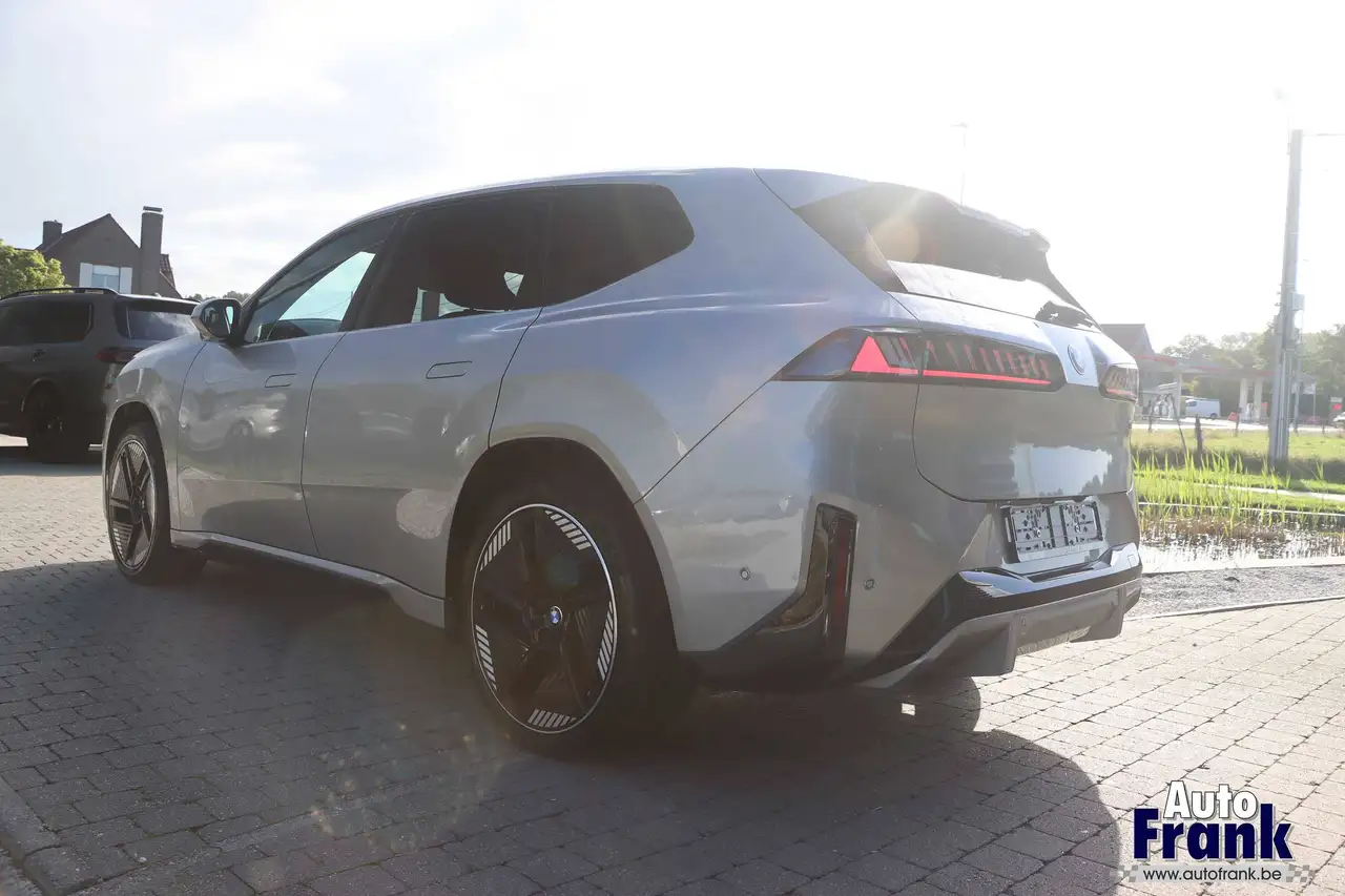 BMW iX3 - 5