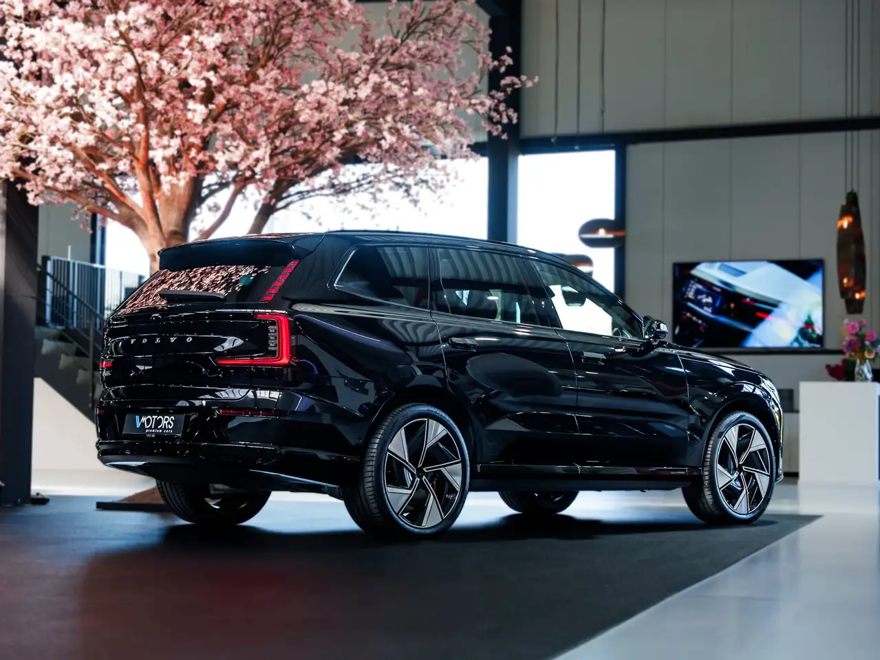 Volvo EX90 - 5