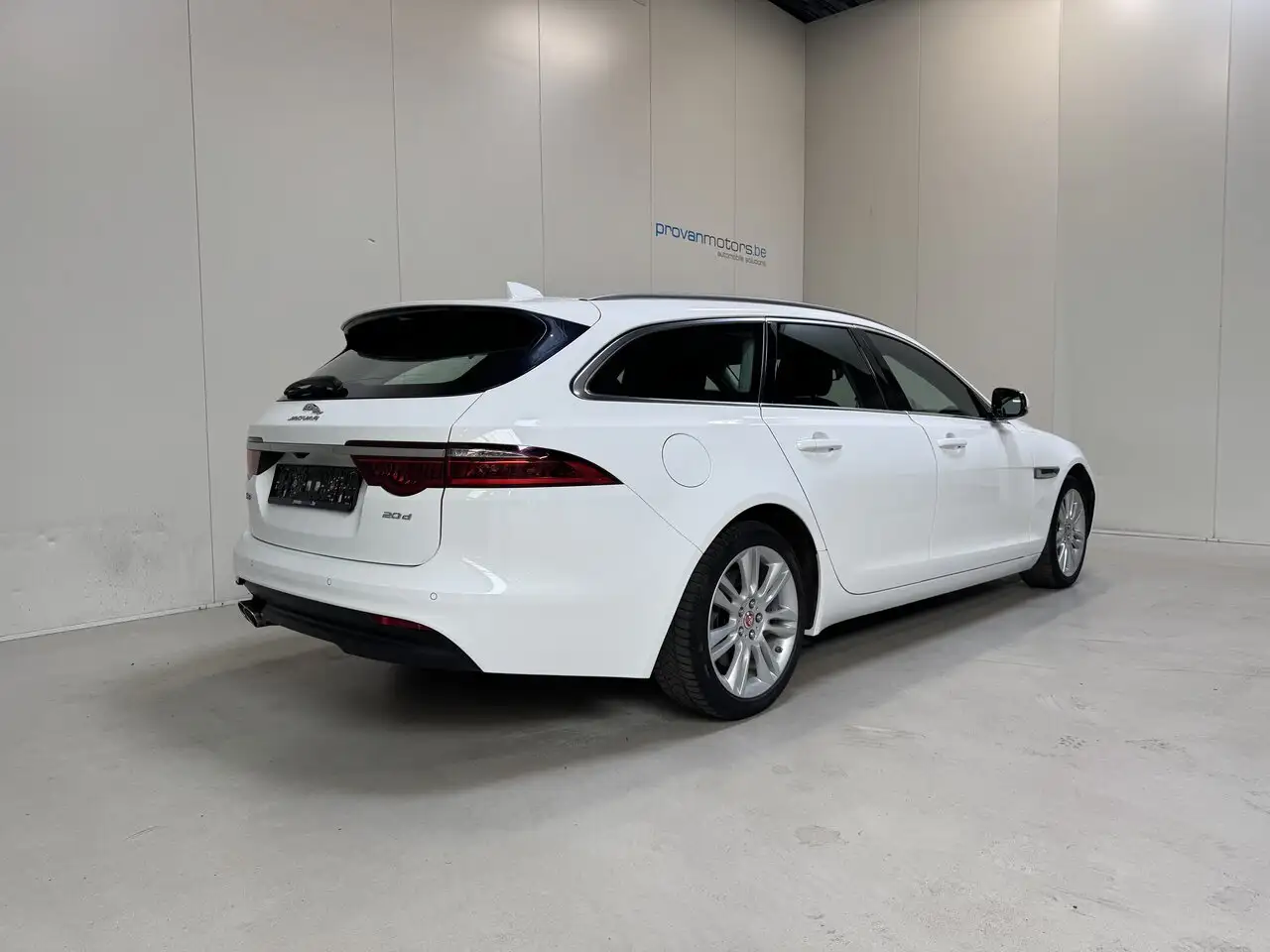 Jaguar XF - 3