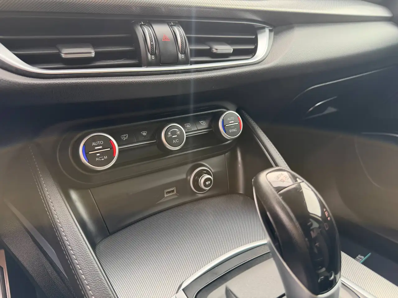 Alfa Romeo Stelvio - 11