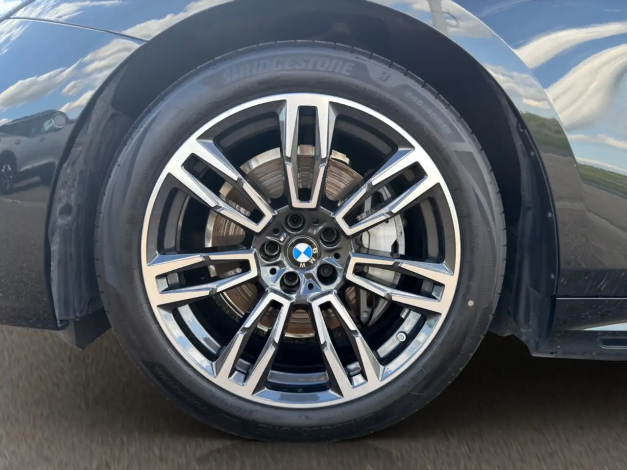BMW i5 - 10