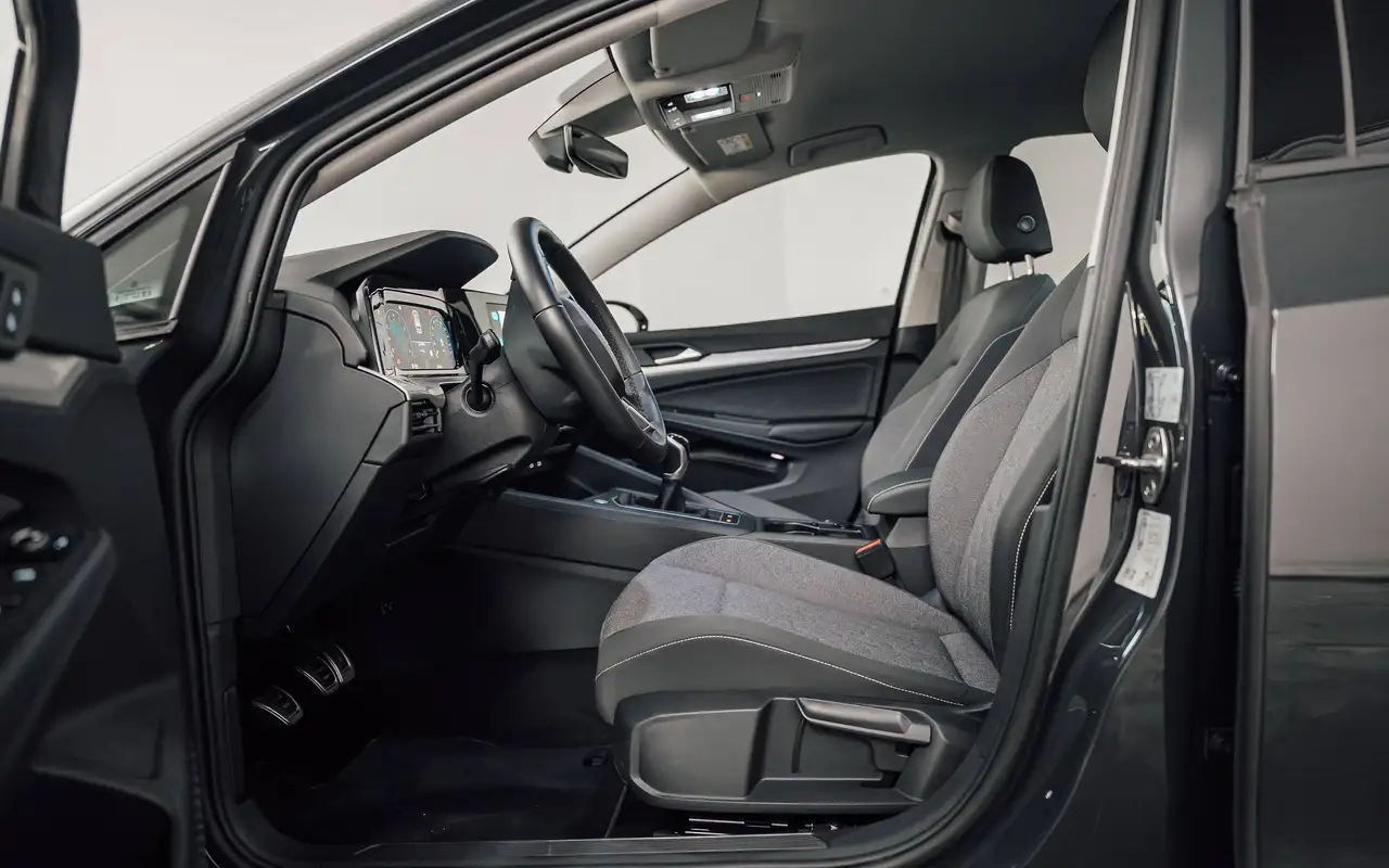 Volkswagen Golf - 12