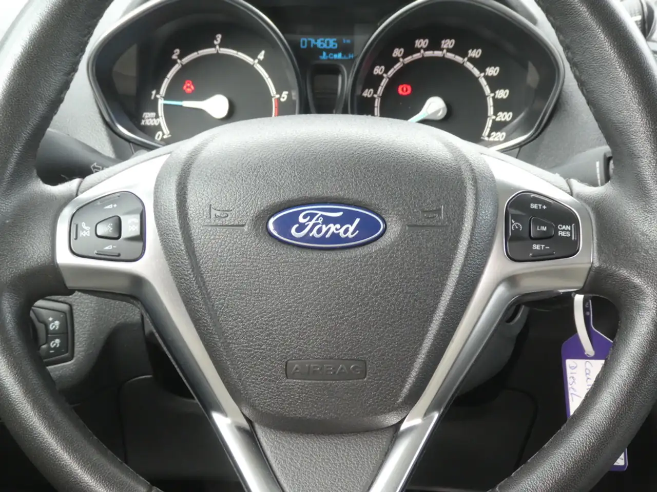 Ford Tourneo Courier - 8