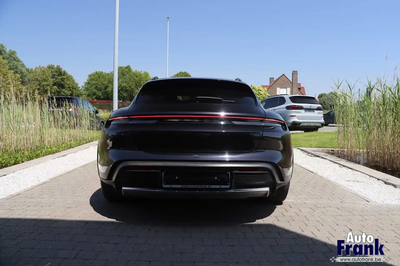 Porsche Taycan - 6