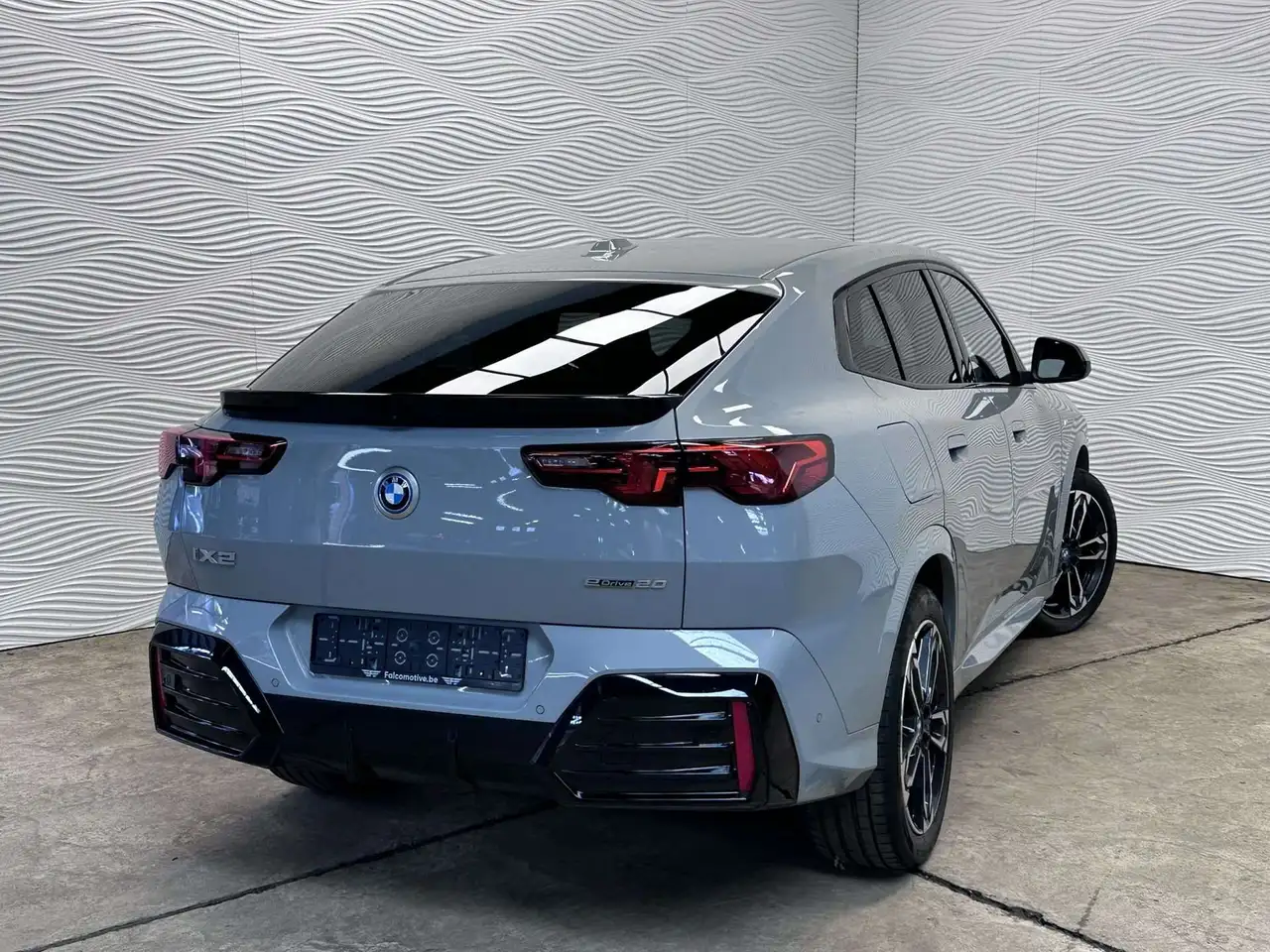 BMW iX2 - 11