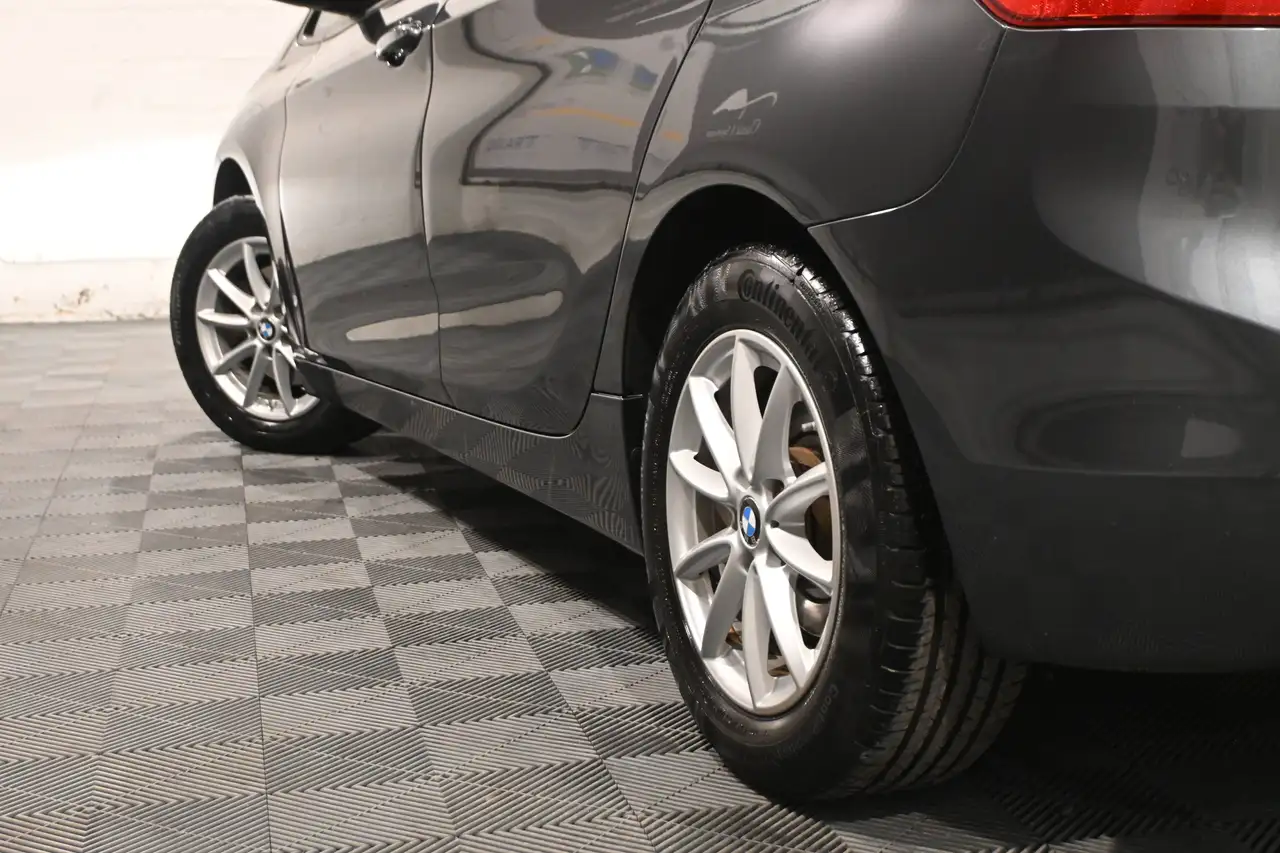 BMW 216 - 8