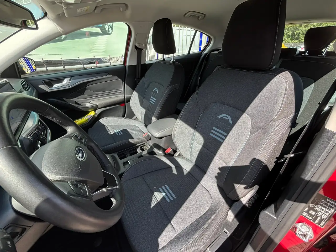 Ford Focus - 8