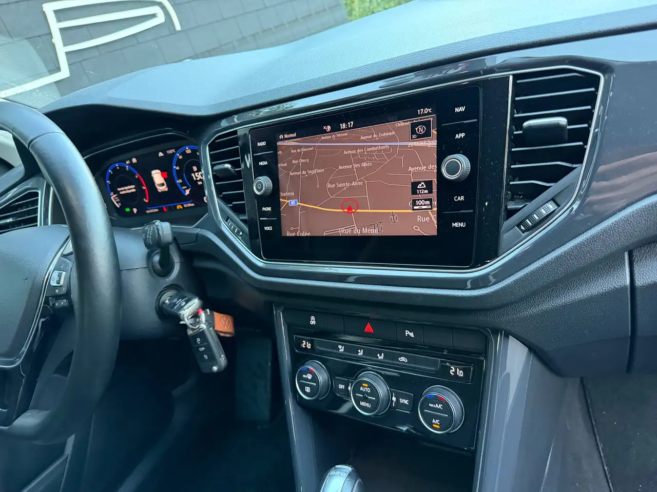 Volkswagen T-Roc - 12