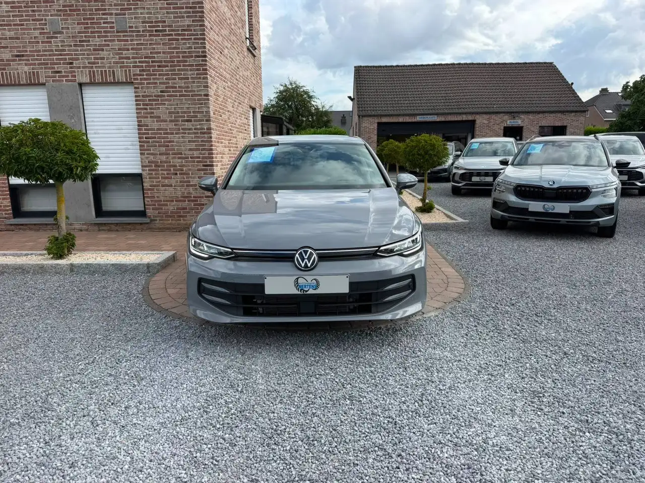 Volkswagen Golf - 2