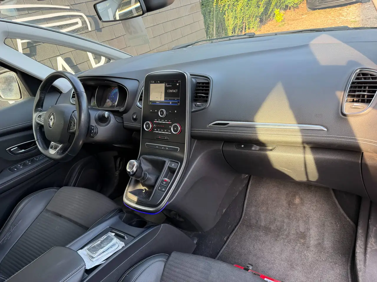 Renault Scenic - 9