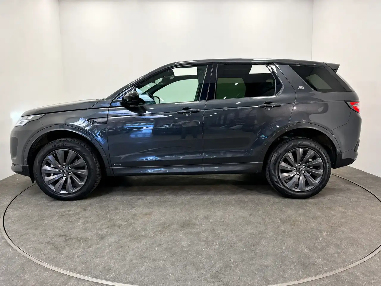 Land Rover Discovery Sport - 2