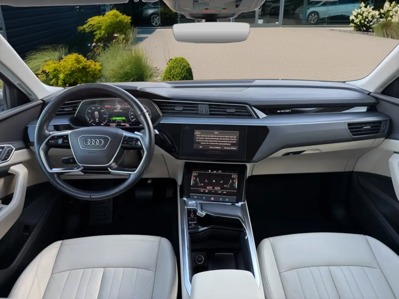 Audi e-tron - 11