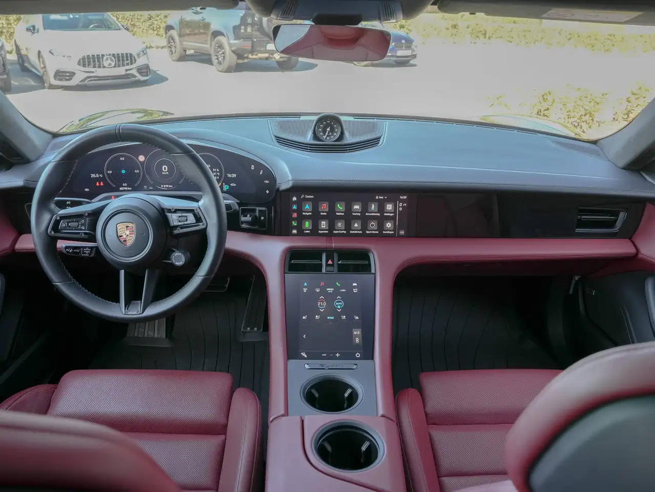 Porsche Taycan - 9