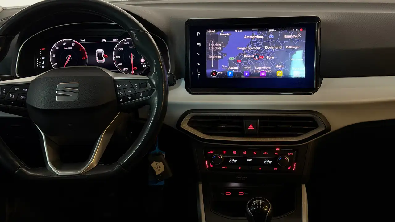 SEAT Arona - 10