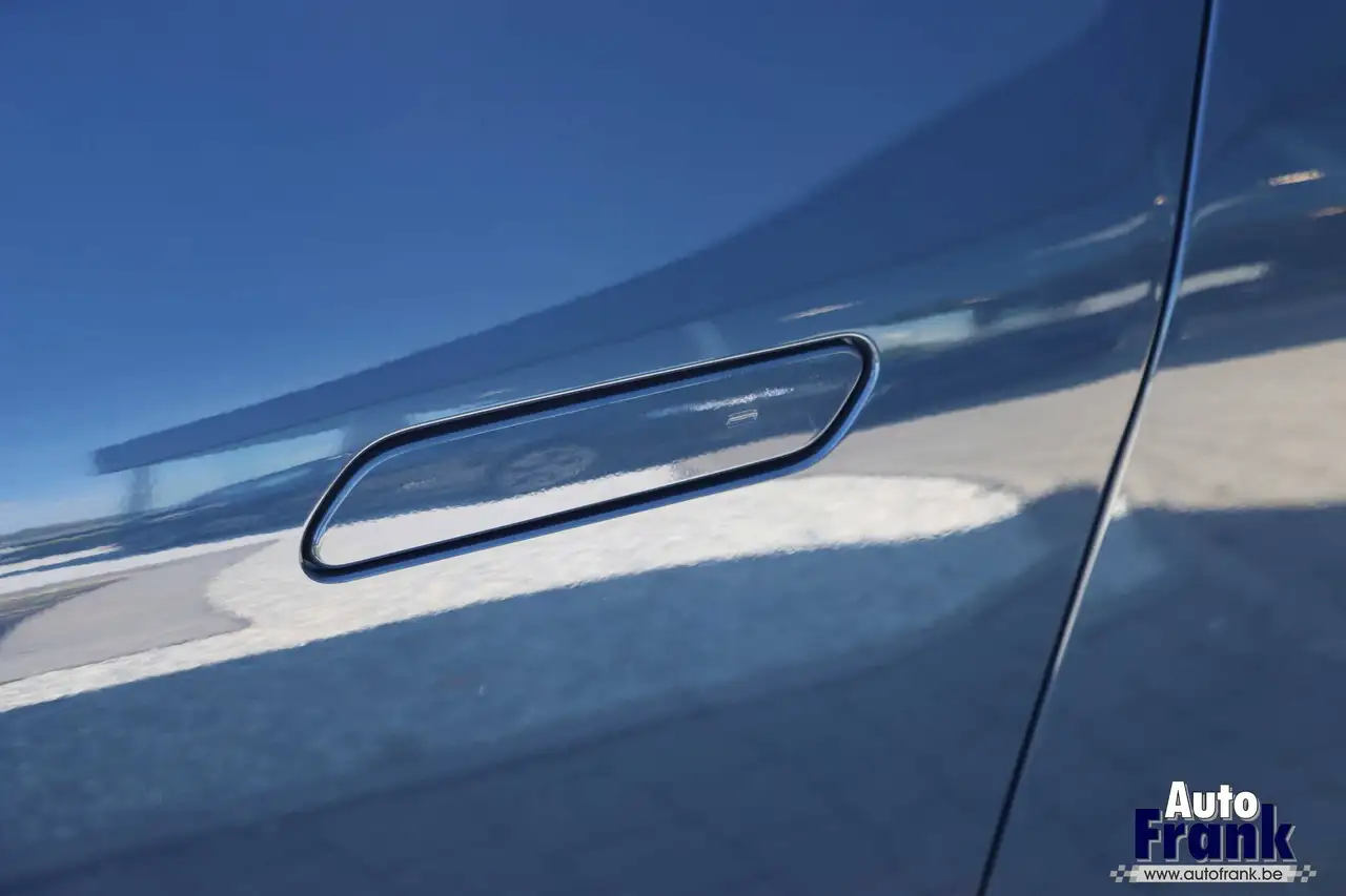 BMW iX3 - 11