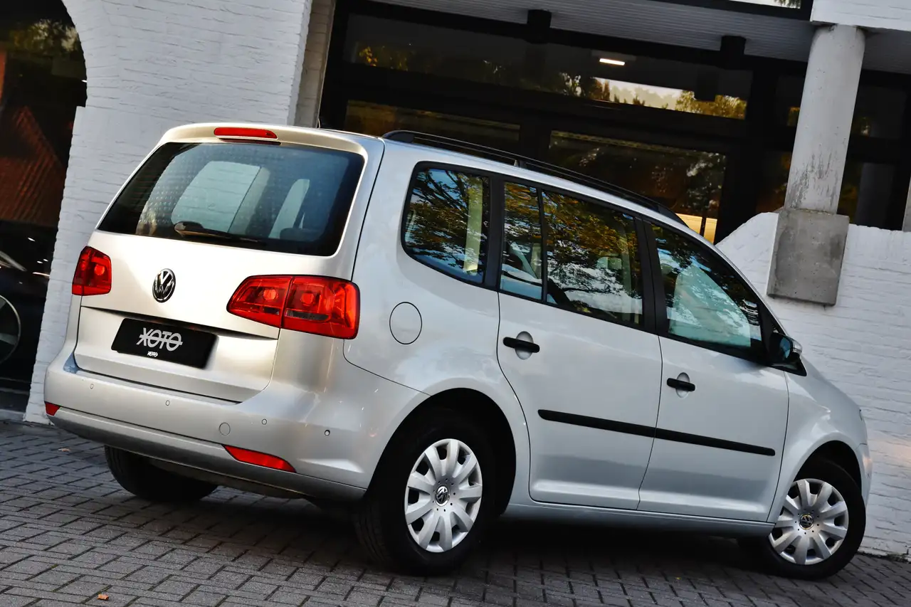Volkswagen Touran - 8