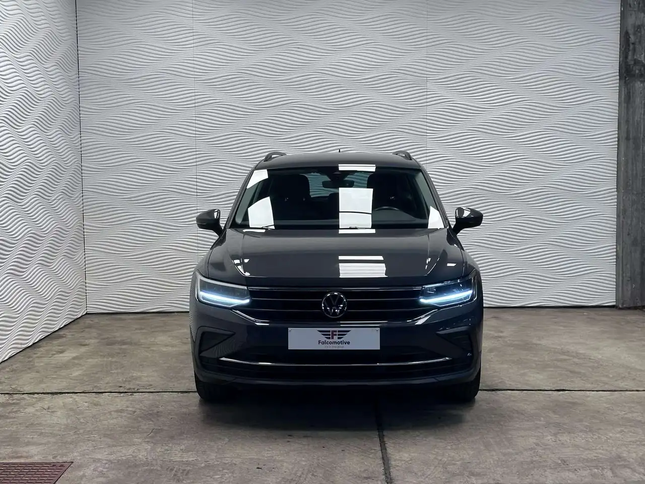 Volkswagen Tiguan - 5